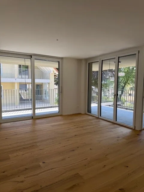 Primo affitto dell'appartamento terrazza moderno 3.5 locali a Bassersdorf - Edificio nuovo 2026
