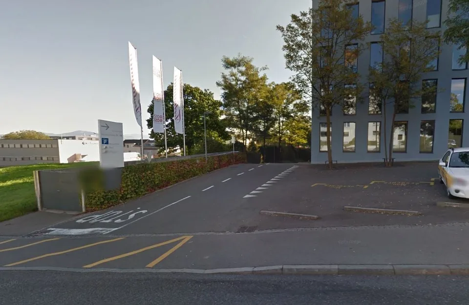 Einstellplatz in der Überbauung Huob