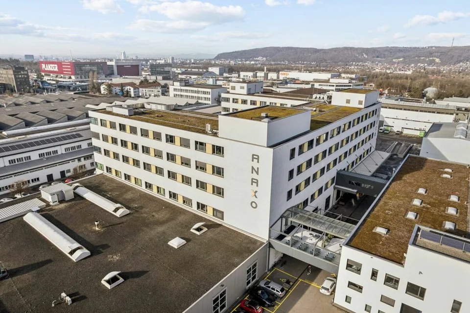 Attractive and versatile office space for rent in the Buss Industrial Park – photo 16 of 17