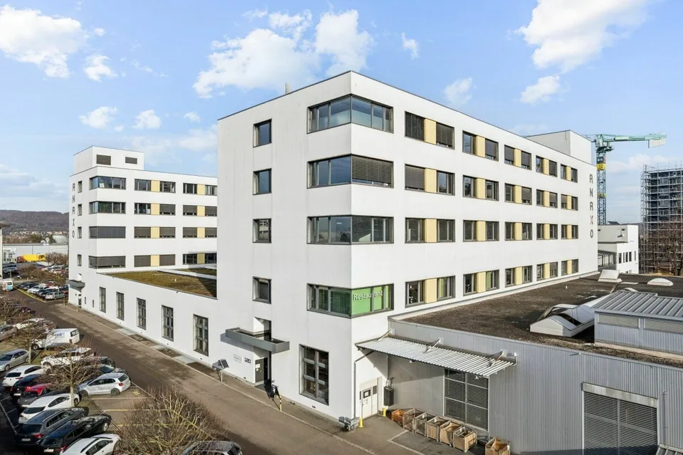 Attractive and versatile office space for rent in the Buss Industrial Park – photo 17 of 17