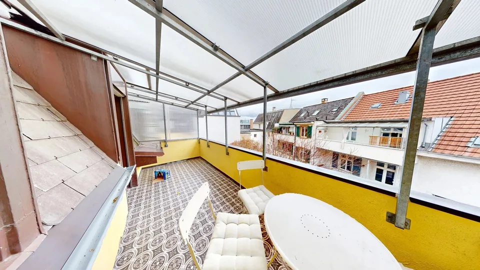 Camera di WG luminosa con balcone al 4° piano – Basilea St. Johann