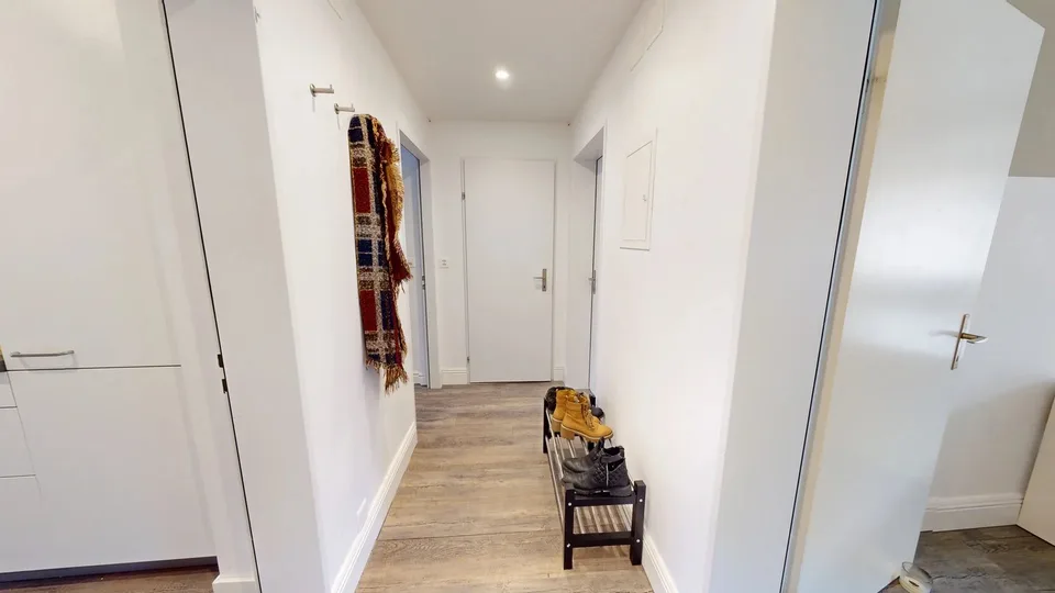 Helles WG-Zimmer mit Balkon im 4. OG – Basel St. Johann
