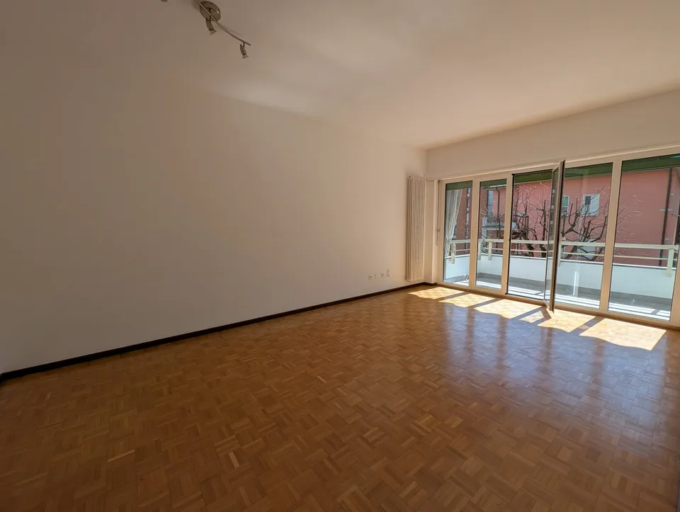 Rénové et très accueillant avec balcon au centre de Lugano – photo 7 sur 9