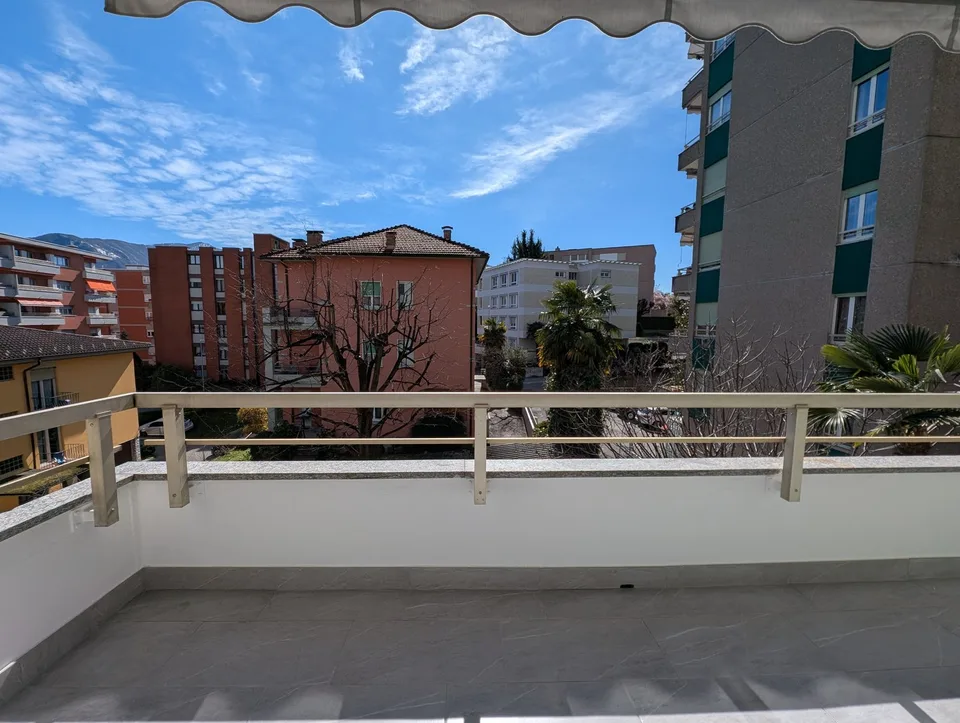 Ristrutturato e molto accogliente con balcone in centro Lugano