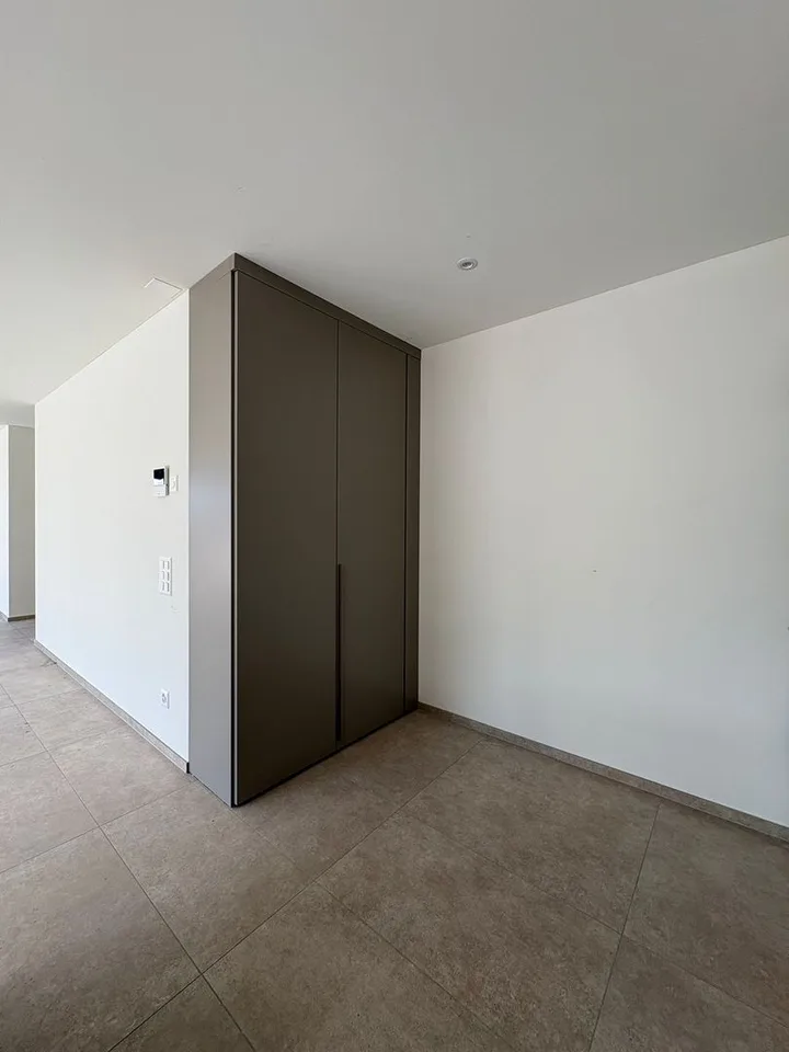 Modernes 3.5-Zimmer-Apartment mit großer Terrasse in Giubiasco – Foto 7 von 13