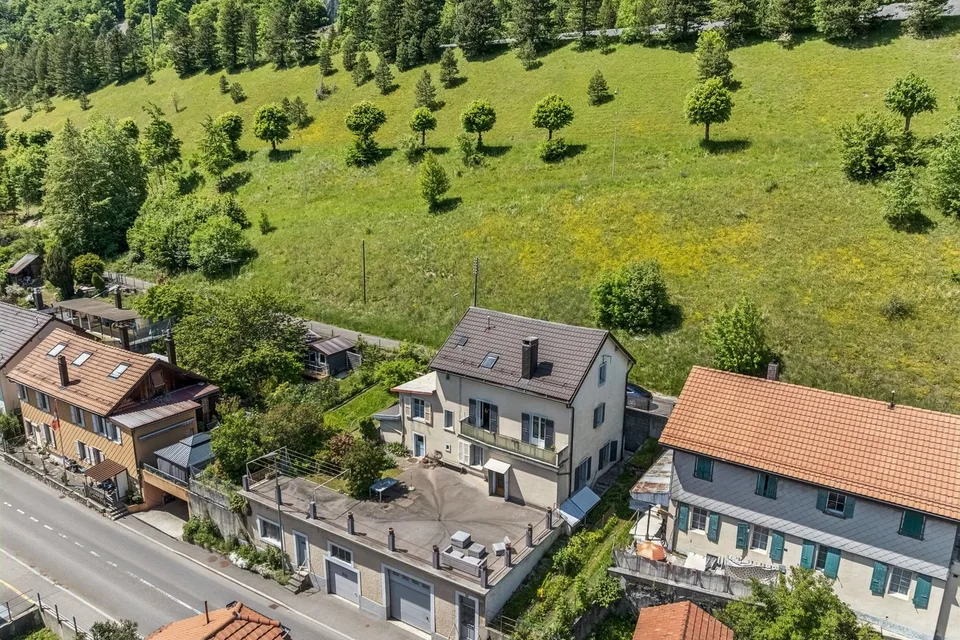 Maison polyvalente - 2 appartements, studio, atelier et grands volumes