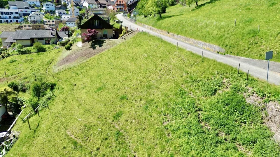 Hier entsteht Ihr Traumhaus mit Weitblick! Sonniges Baugrundstück in Grindel (SO)