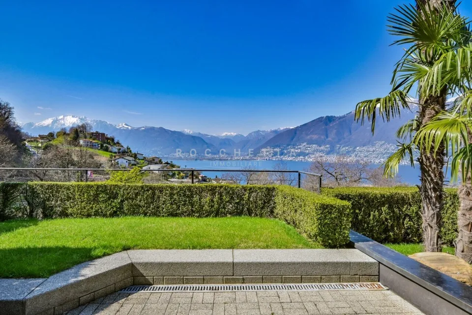 Bijou mediterraneo con giardino e vista sul Lago Maggiore