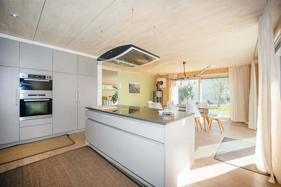 Casa in legno massello esclusiva con un eccellente clima interno – foto 11 di 16