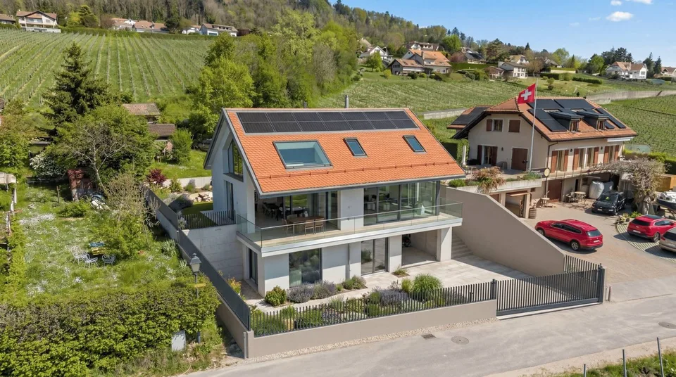 Neue Villa mit Panoramablick auf den Genfersee