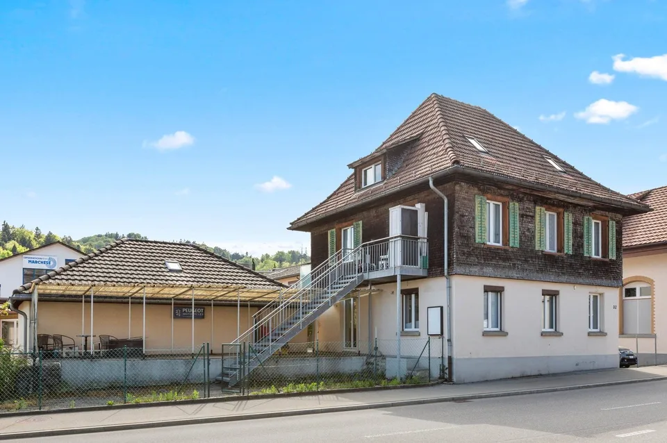 Wohn und Geschäftshaus in 8637 Laupen ZH