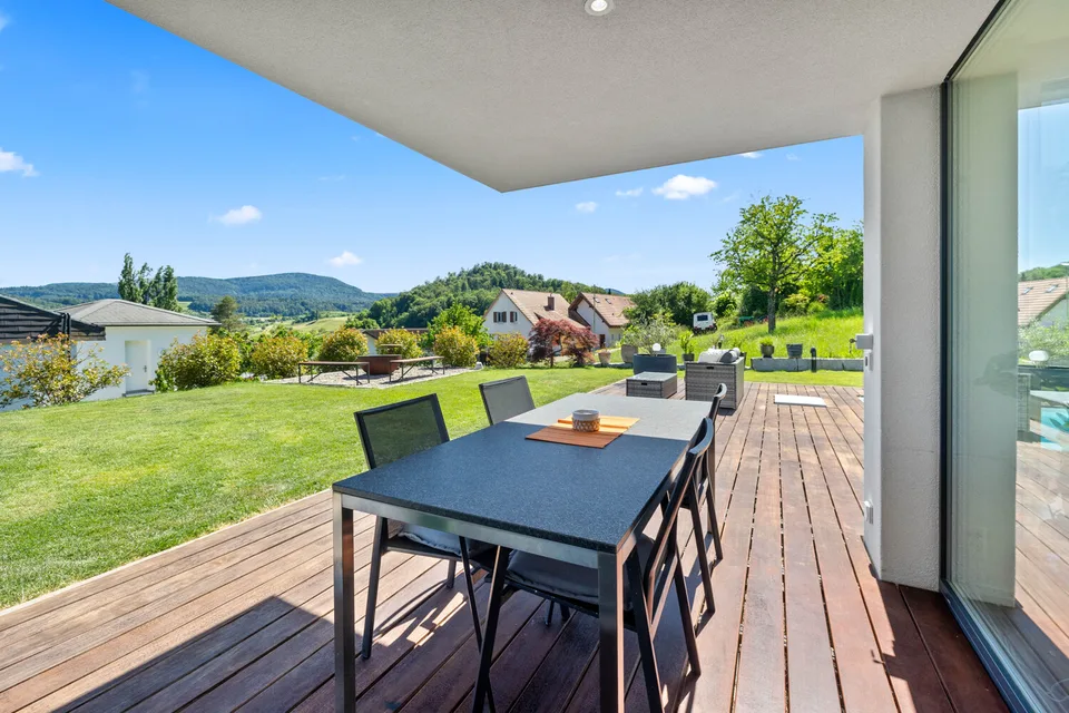 Exklusives Wohnen mit Pool und Panorama