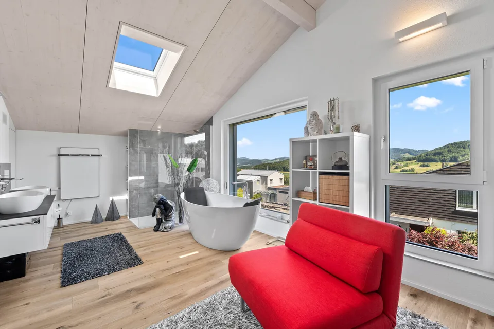 Exklusives Wohnen mit Pool und Panorama