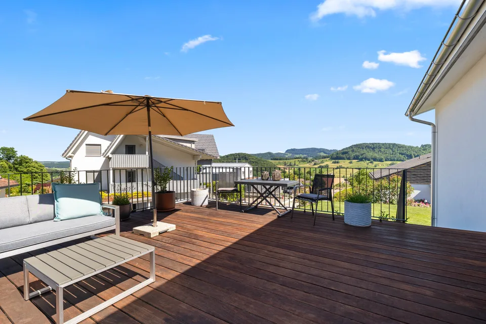 Exklusives Wohnen mit Pool und Panorama – Foto 11 von 13