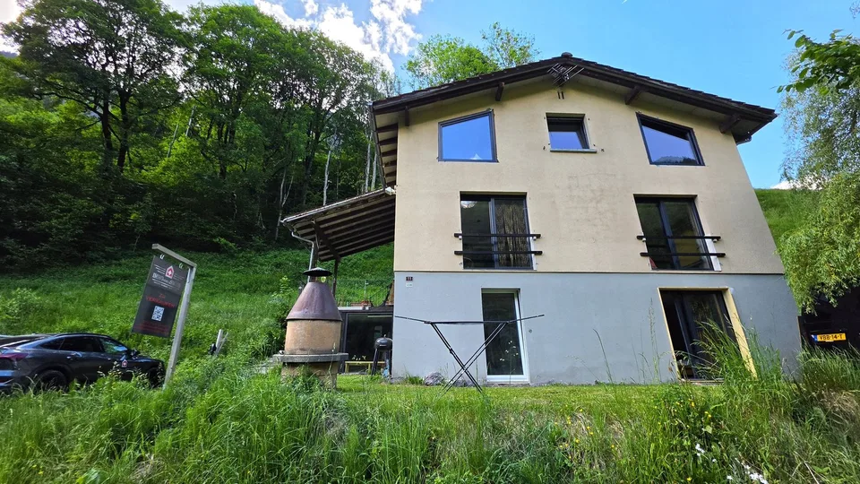 6-Zimmer-Zweifamilienhaus mit Panorama, Schwendi im Weisstannental SG