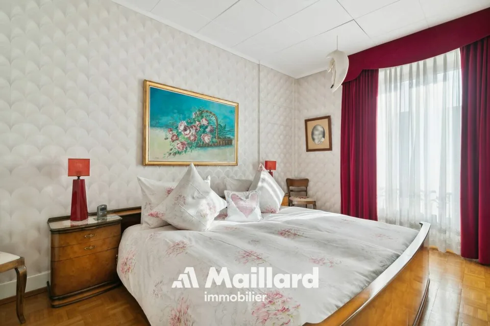 Casa di villaggio con 2 appartamenti, superficie commerciale e annessi