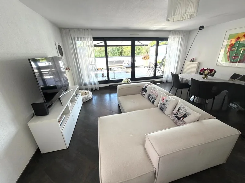 Duplex d'eccezione alle porte della Svizzera - Terrazza, giardino, vista foresta