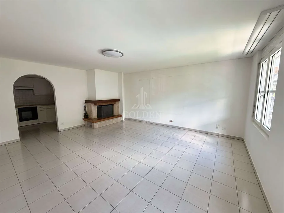 Elegante 3.5 locali con ampia terrazza a Pambio-Noranco