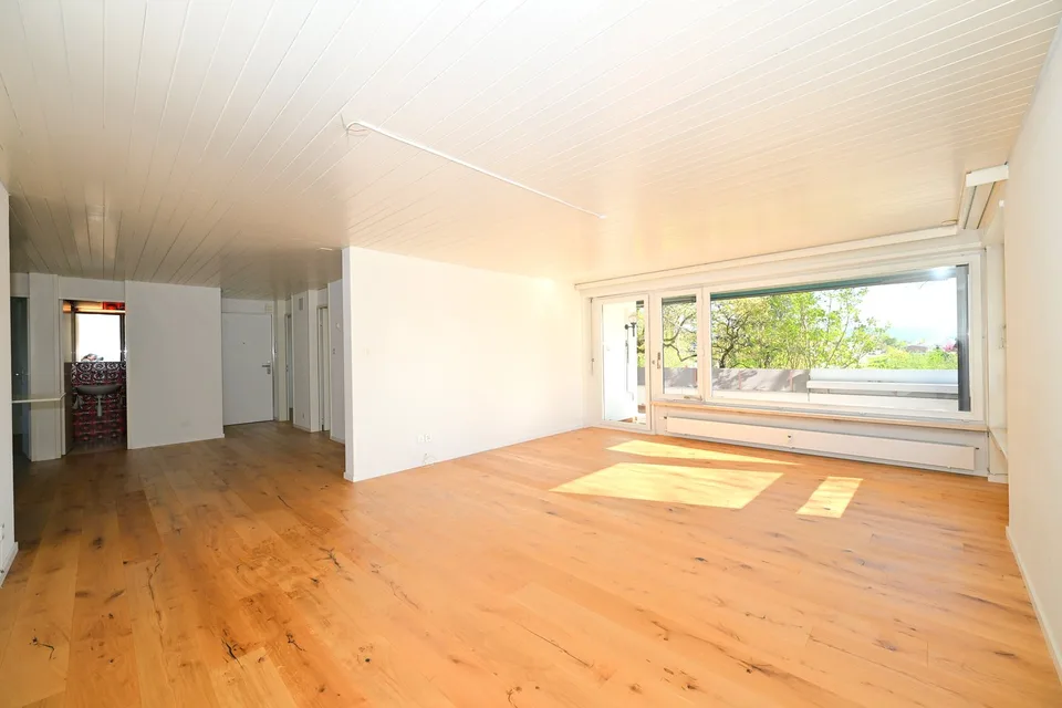 Grosszügige ruhig gelegene 5-Zimmer-Wohnung mit Garage an exklusiver Lage auf dem Bruderholz