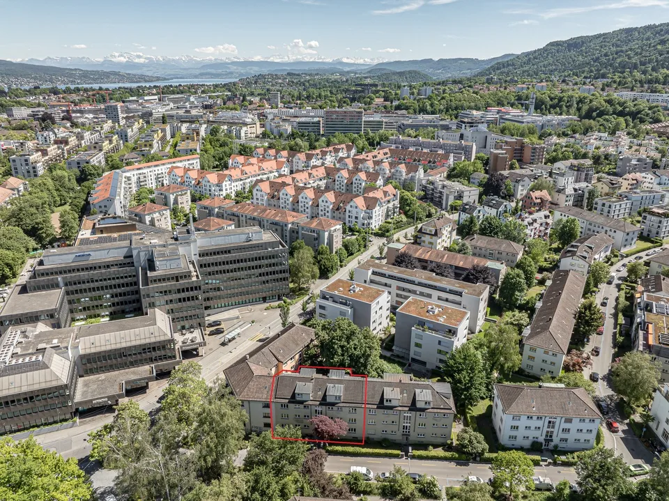 Charmantes Mehrfamilienhaus an ruhiger Lage in Zürich-Wiedikon
