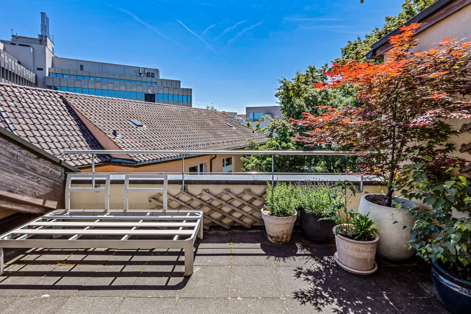 Charmantes Mehrfamilienhaus an ruhiger Lage in Zürich-Wiedikon