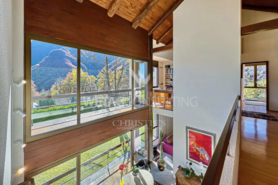 Villa elegante & moderna con piscina interna in vendita a Crana, ideale anche come seconda casa – foto 9 di 13