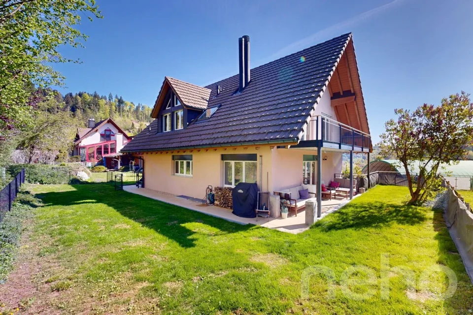 Schönes 9-Zimmer-EFH mit Einliegerwohnung in Madetswil (ZH)
