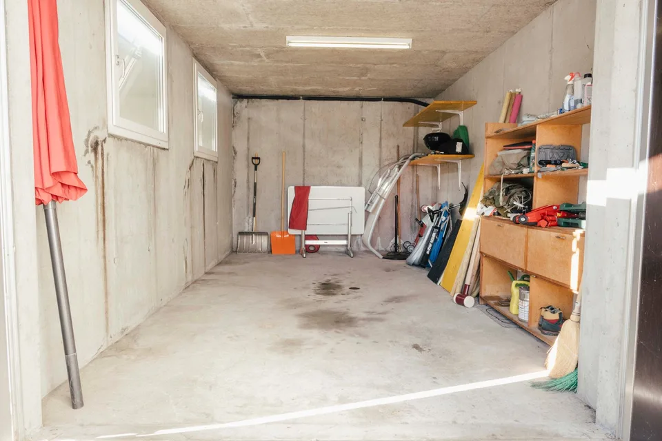 Moderne 3.5-Zimmer-Wohnung mit unverbaubarer Aussicht und sonnigem Sitzplatz – Foto 17 von 18