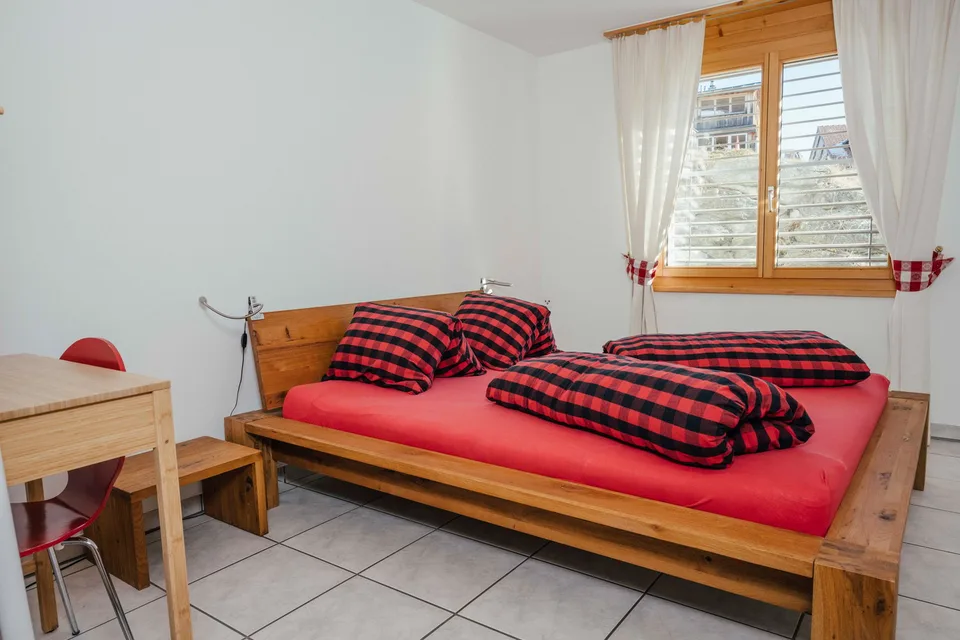 Moderne 3.5-Zimmer-Wohnung mit unverbaubarer Aussicht und sonnigem Sitzplatz – Foto 14 von 18