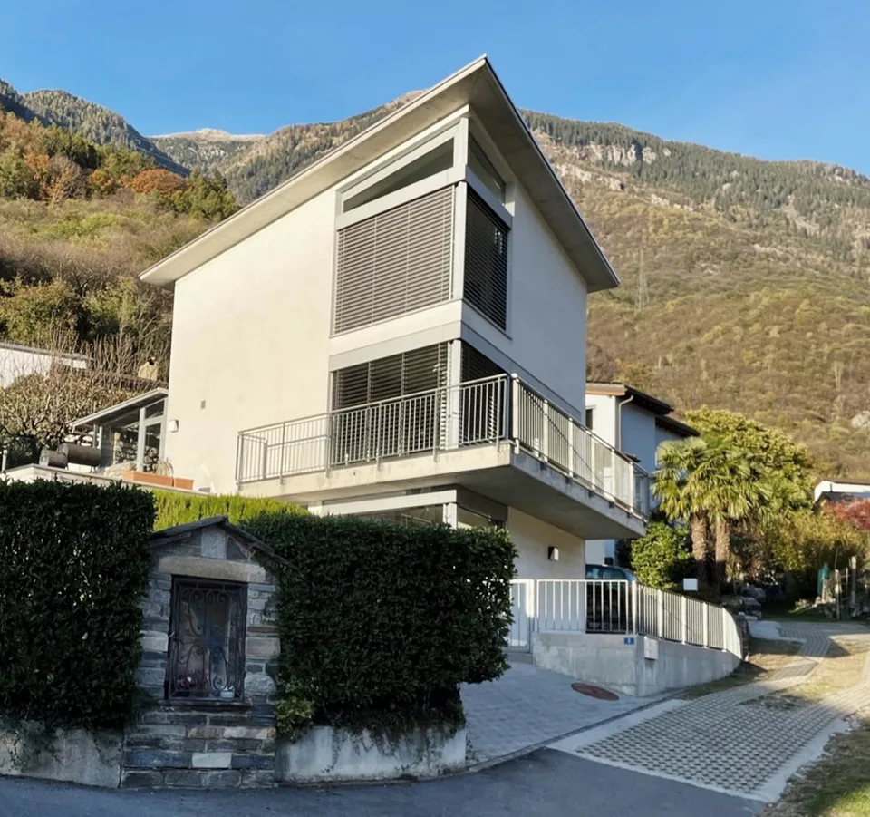Schönes Haus mit 3,5 Zimmern, evtl. 4,5 Zimmern, sonnig mit Aussicht