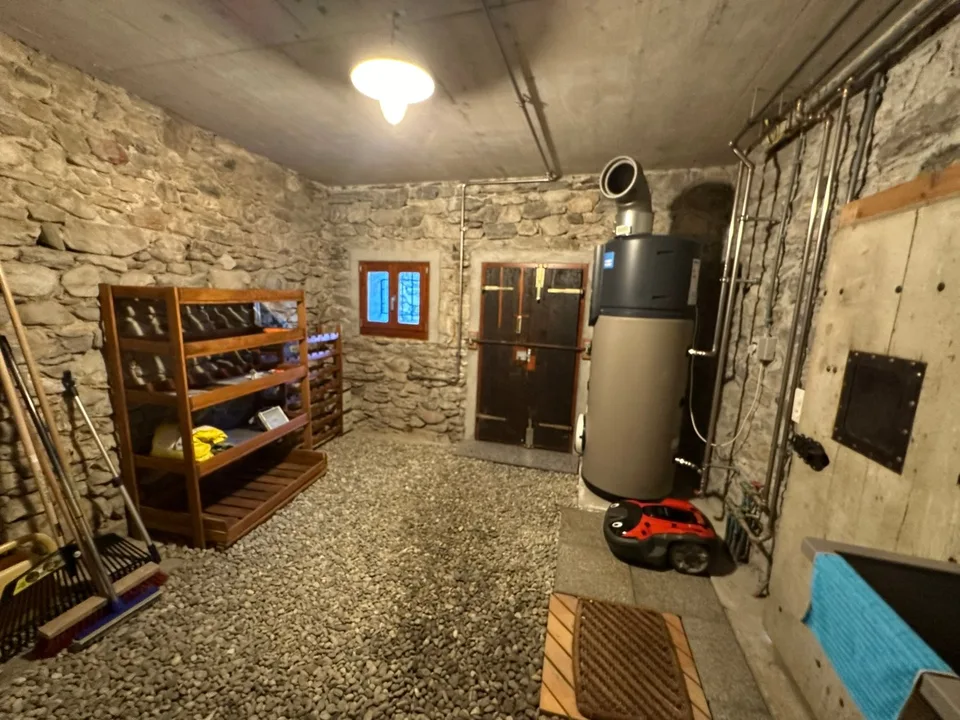 Schönes Haus mit 3,5 Zimmern, evtl. 4,5 Zimmern, sonnig mit Aussicht