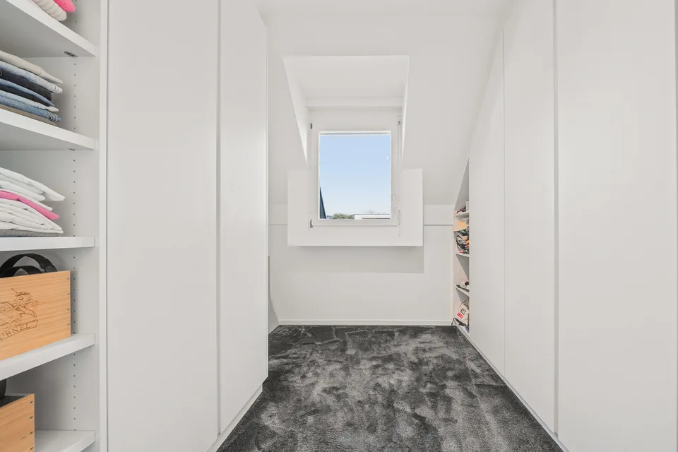 Superbe duplex alliant confort, vue lac et situation privilégiée – Foto 22 von 28