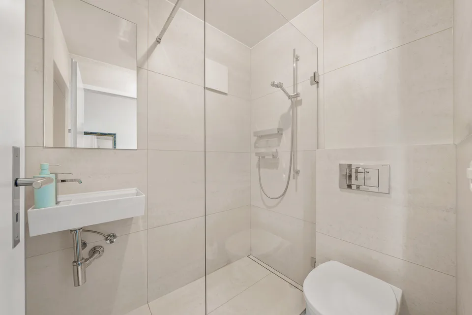 Superbe duplex alliant confort, vue lac et situation privilégiée – Foto 25 von 28