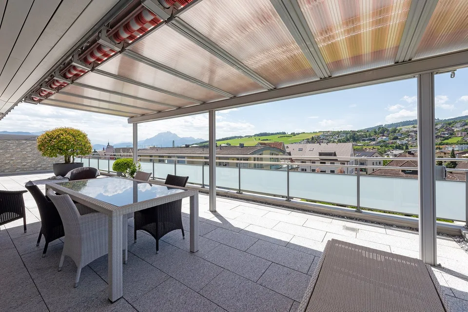 Exklusive 4.5‑Zimmer-Attikawohnung mit traumhafter Panorama-Aussicht – Foto 6 von 10