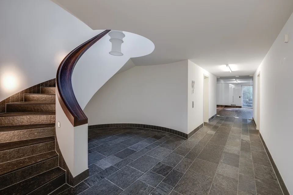 Exklusives Doppeleinfamilienhaus mit privatem Wellnessbereich - ein RaumWUNDER – Foto 9 von 13