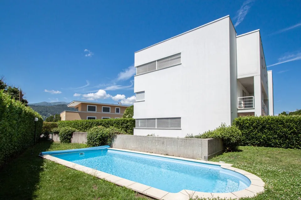 Elegante Maisonette-Wohnung mit Doppelgarten in Montagnola
