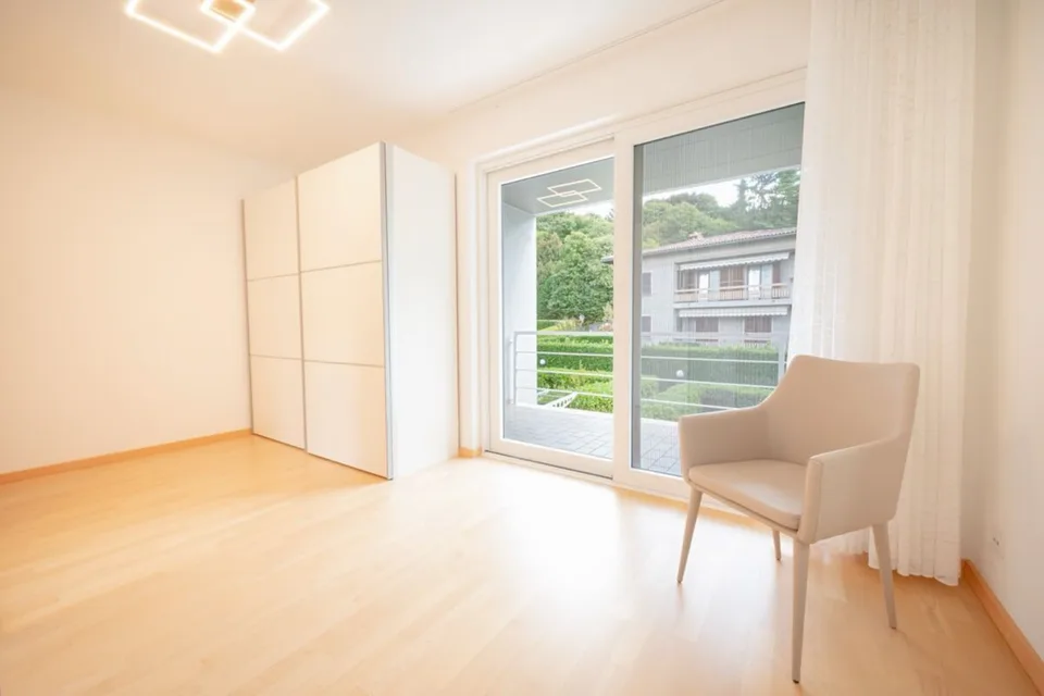 Elegante maisonnette avec double jardin à Montagnola – photo 9 sur 14