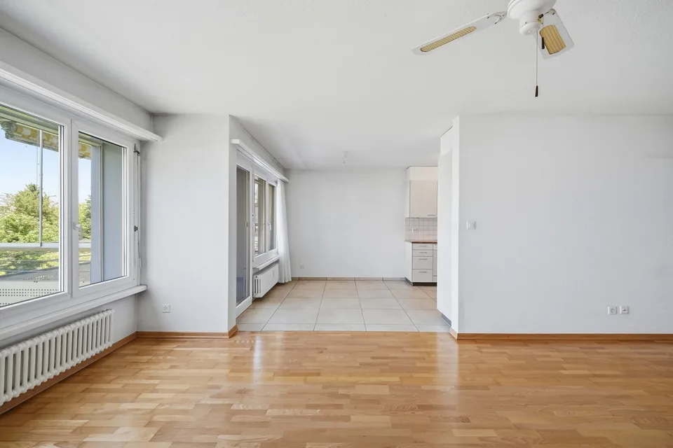 Appartement spacieux de 5,5 pièces avec deux balcons dans un quartier calme