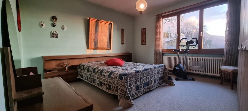 LARGE TWO-FAMILY HOUSE LOCATED IN A RESIDENTIAL, SUNNY AND QUIET SETTING – photo 6 of 13