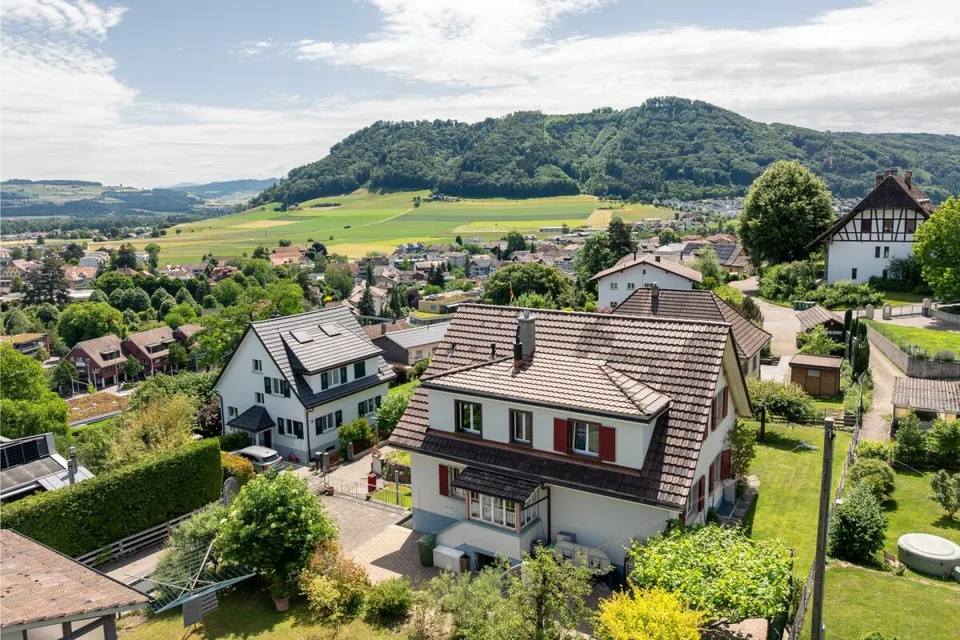 Wohnen mit Weitsicht - Grosszügiges Familienhaus mit Einliegerwohnungen in Belp
