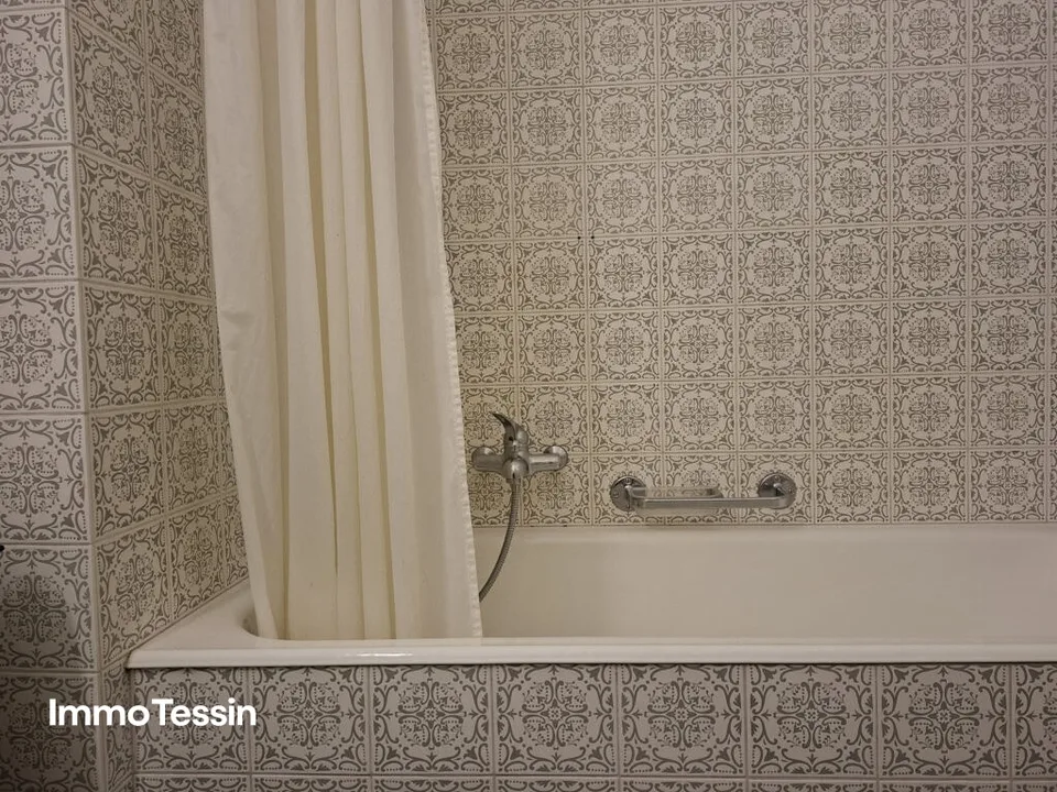 1.5-Zimmer-Wohnung an zentraler Toplage in Muralto mit atemberaubender Seesicht, Indoorpool und Parkplatz – Foto 12 von 13