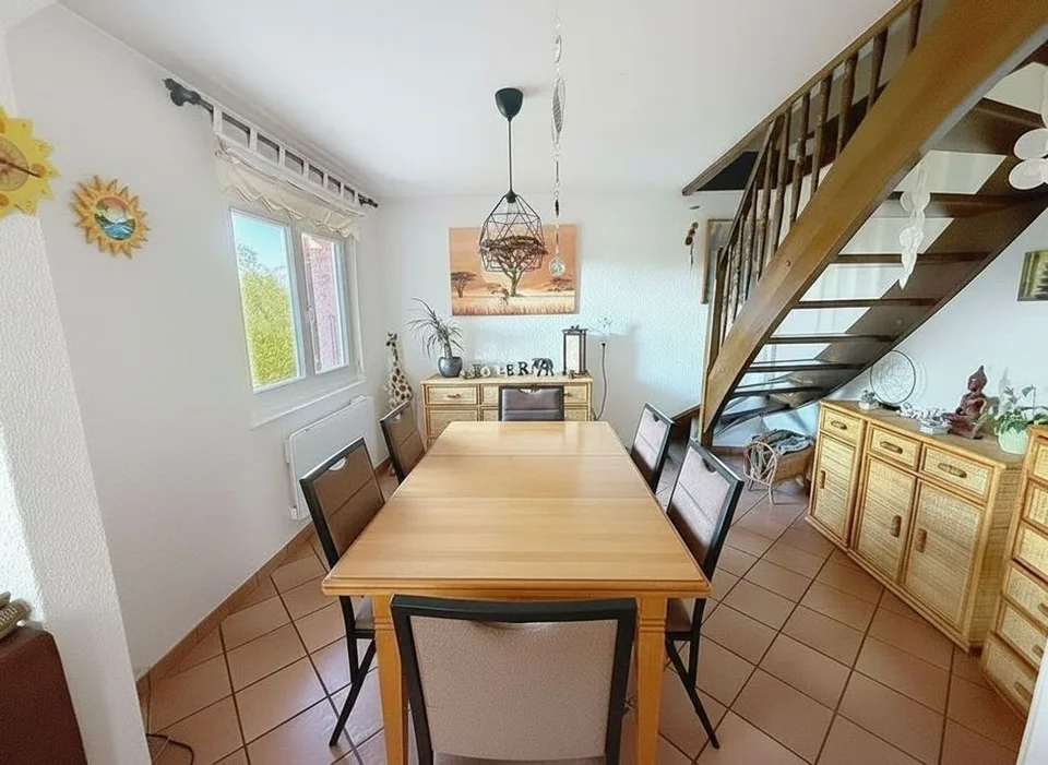 Einfamilienhaus mit 6,5 Zimmern (170 m2) + eine 3-Zimmer-Wohnung von 61m2, Pool und großem Garten - 10 Minuten von Lausanne entfernt