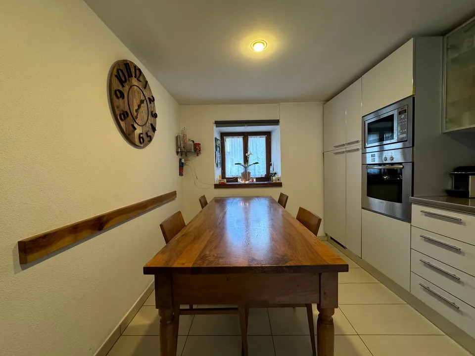 Haus mit 5,5 Zimmern und einem monolokalen Apartment zur Miete im Kern von Biasca