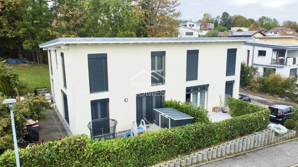 Zweifamilienhaus in einer ruhigen Nachbarschaft