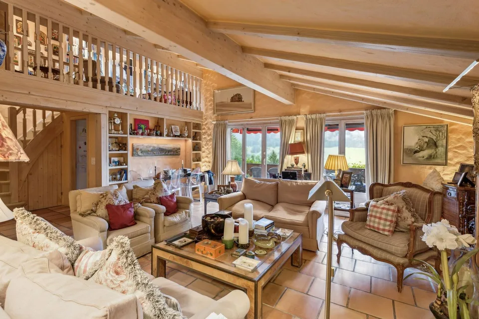 Gemütliche Dachgeschoßwohnung in Château-d'Oex mit Kamin – Foto 6 von 13