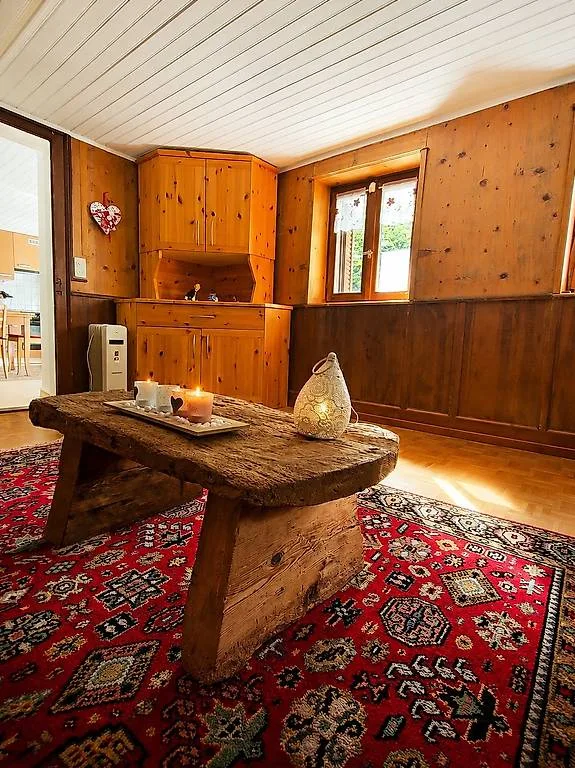 Doppia armonia in Valle Calanca: casa bifamiliare a Rossa!