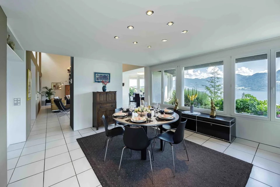 Exclusive Villa with Spectacular Lake and Mountain Views