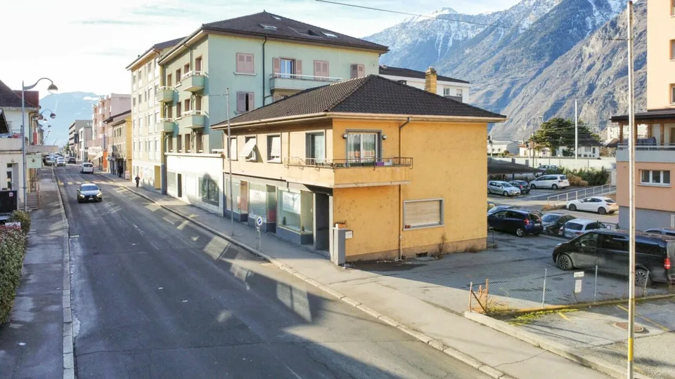Immeuble de rendement au coeur de Saxon