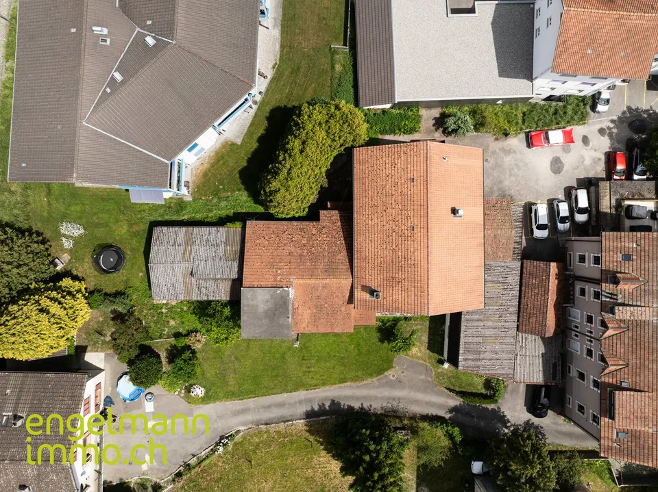 Casa abitativa con garage + laboratorio