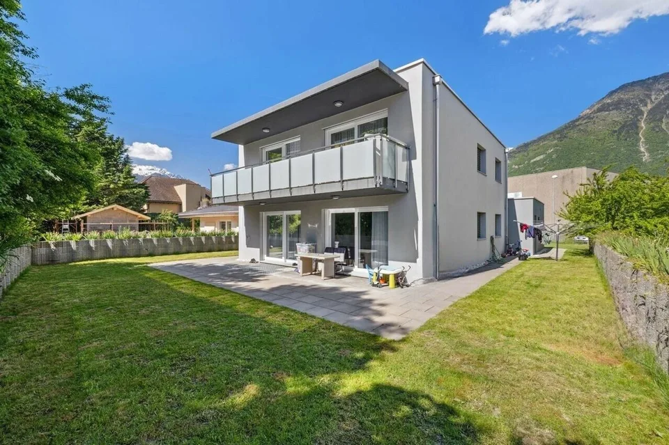 Propriété résidentielle de 2 logements à Charrat